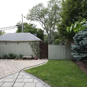 Phoebe Wang Bed & Breakfast Toronto
