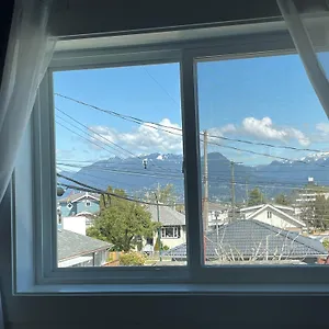 Entire New Cozy And Modern 2-storey House Guest house Vancouver